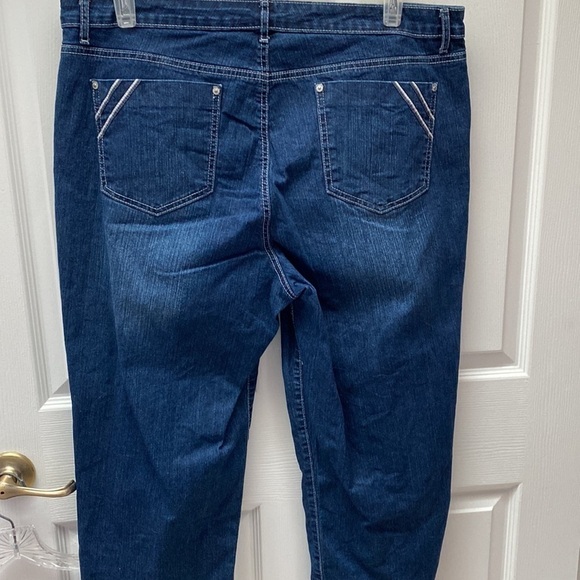 Gloria Vanderbilt casual solid blue slimming stretch plus size denim capris 16 - Picture 3 of 6